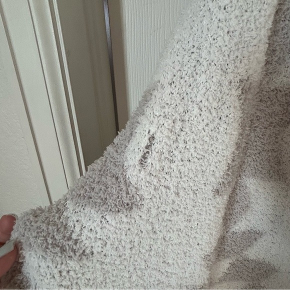 Cozy Gray Patterned Women's Sweater - Picture 5 of 6